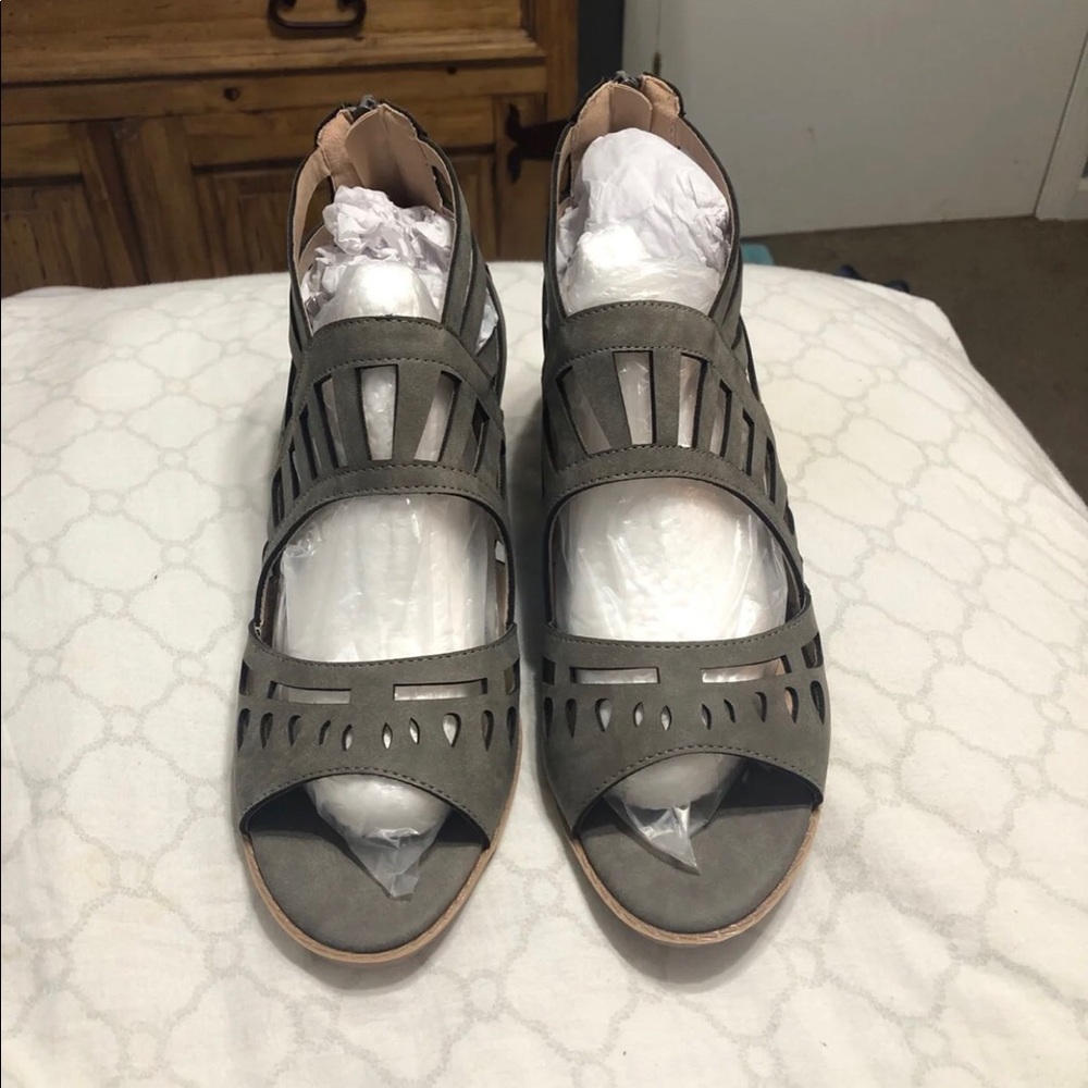 Women’s Sandals